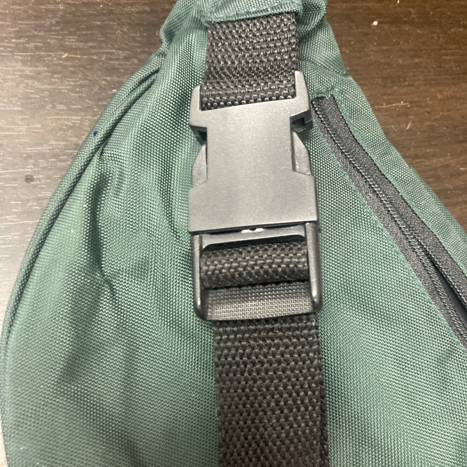 Vintage 90’s EASTSPORT Dark Green 3 Pocket Fanny Pack Hip Bag 1990s Retro