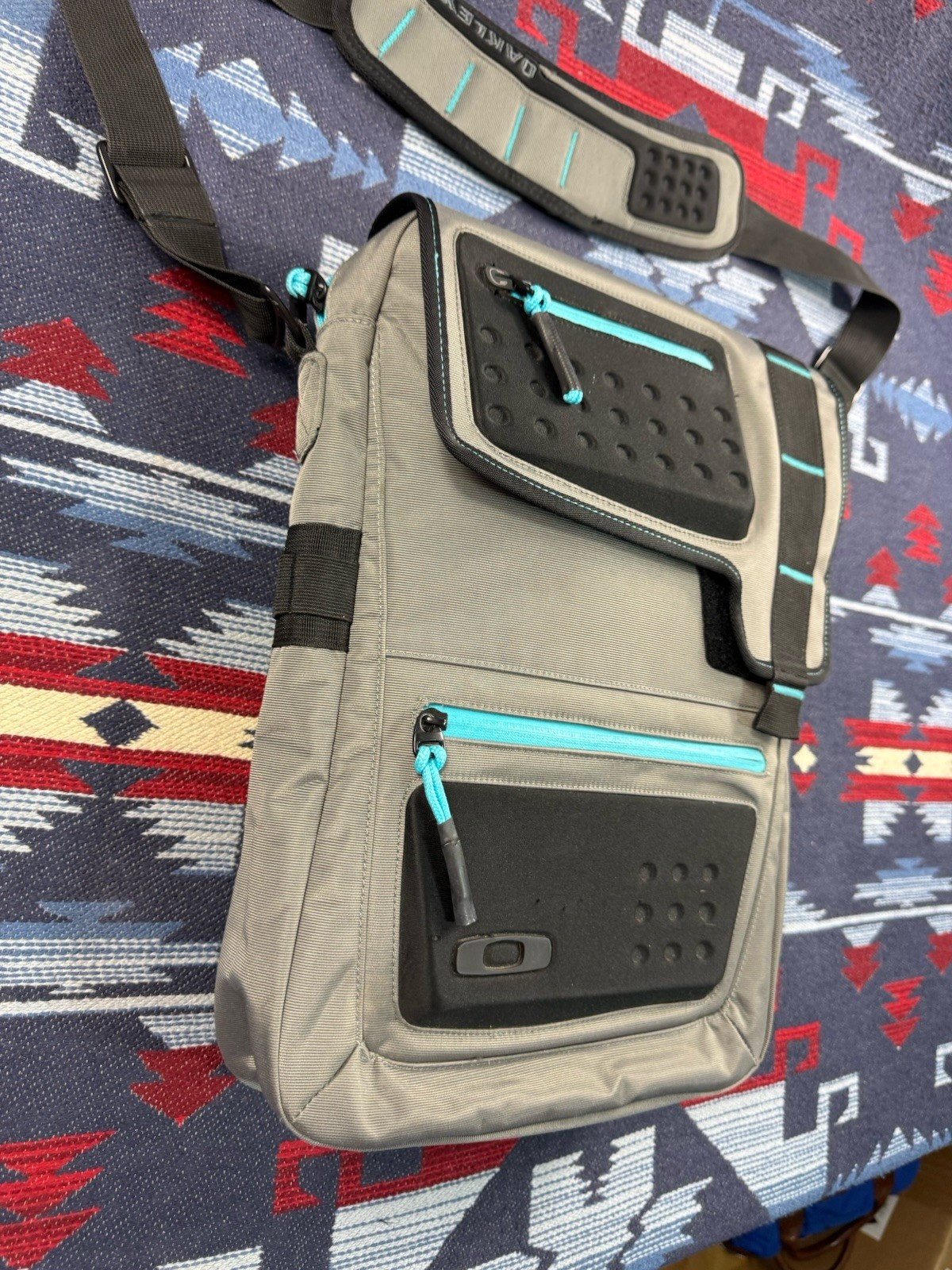 Vtg Oakley Sling Tactical Software Pilot Shoulder Messenger Bag Carry On Tablet