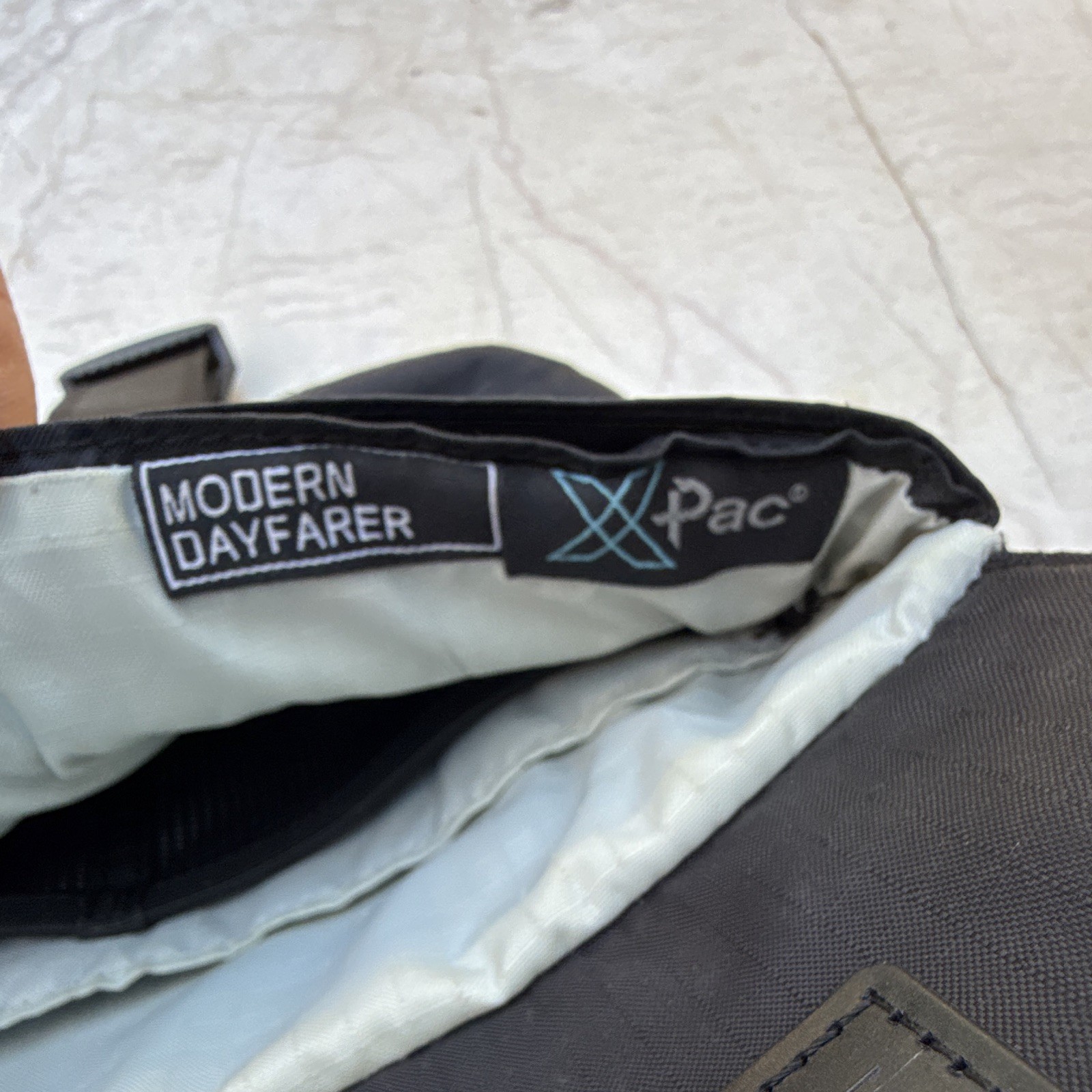 Dayfarer Active Sling Modern Comfort X-pac