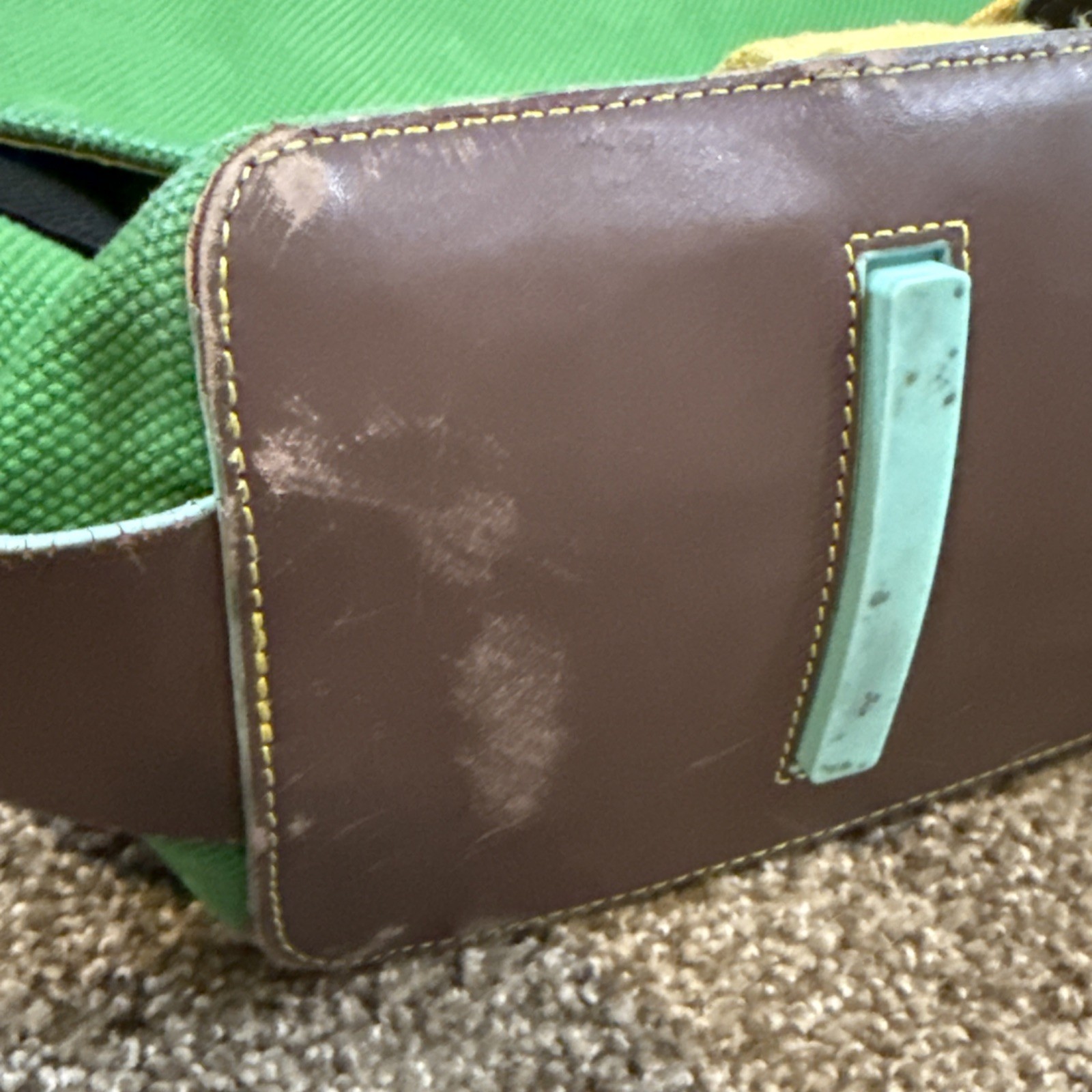 Plank Canvas Kelly Green Messenger Bag Magnet, Buckle, Zip And Snap Closure.Yoga