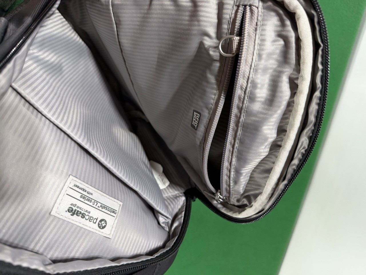 Pacsafe Metrosafe LS150 Anti-Theft Sling Bag RFID Travel Crossbody Backpack Blac