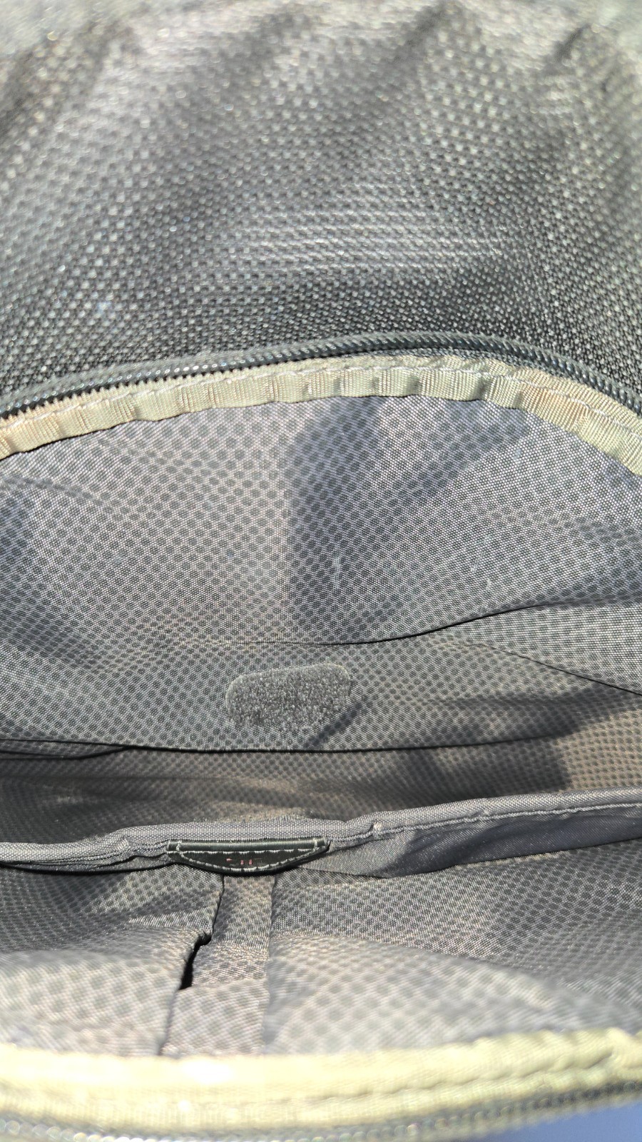 Rare Tumi Expandable Gusset Two-Way Backpack/Shoulder Bag T-Tech 5516D Black