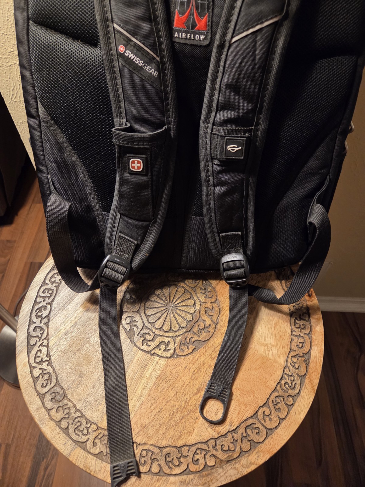 SWISSGEAR Scan Smart Black Backpack Laptop Sleeve Inner & Outer Pockets