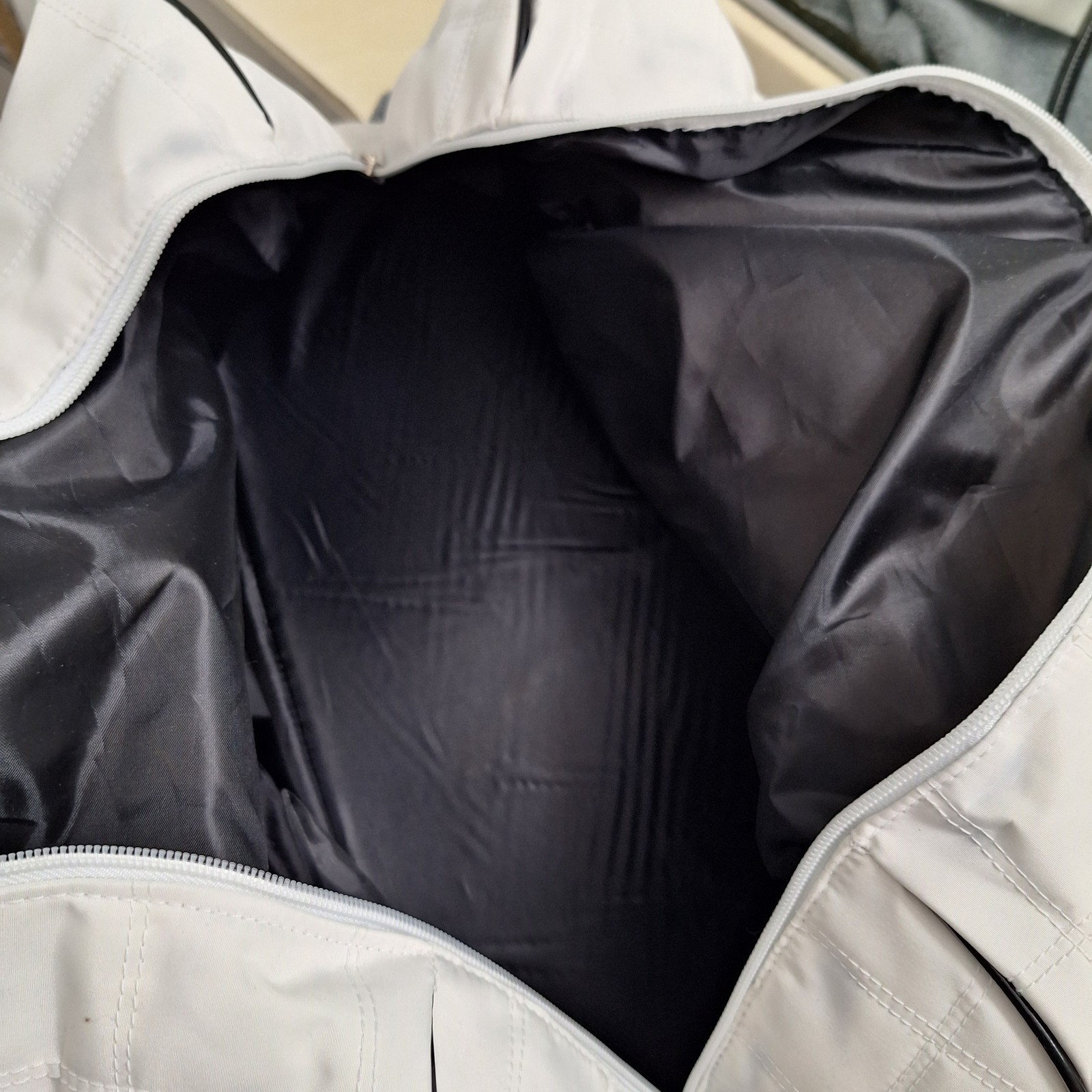 Givenchy Parfums Designer White Black Quilted Weekender Duffle Travel Bag Vacay