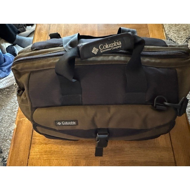 Columbia Sportswear Seascape Gatemouth Duffel Bag Olive Green Black Carry On