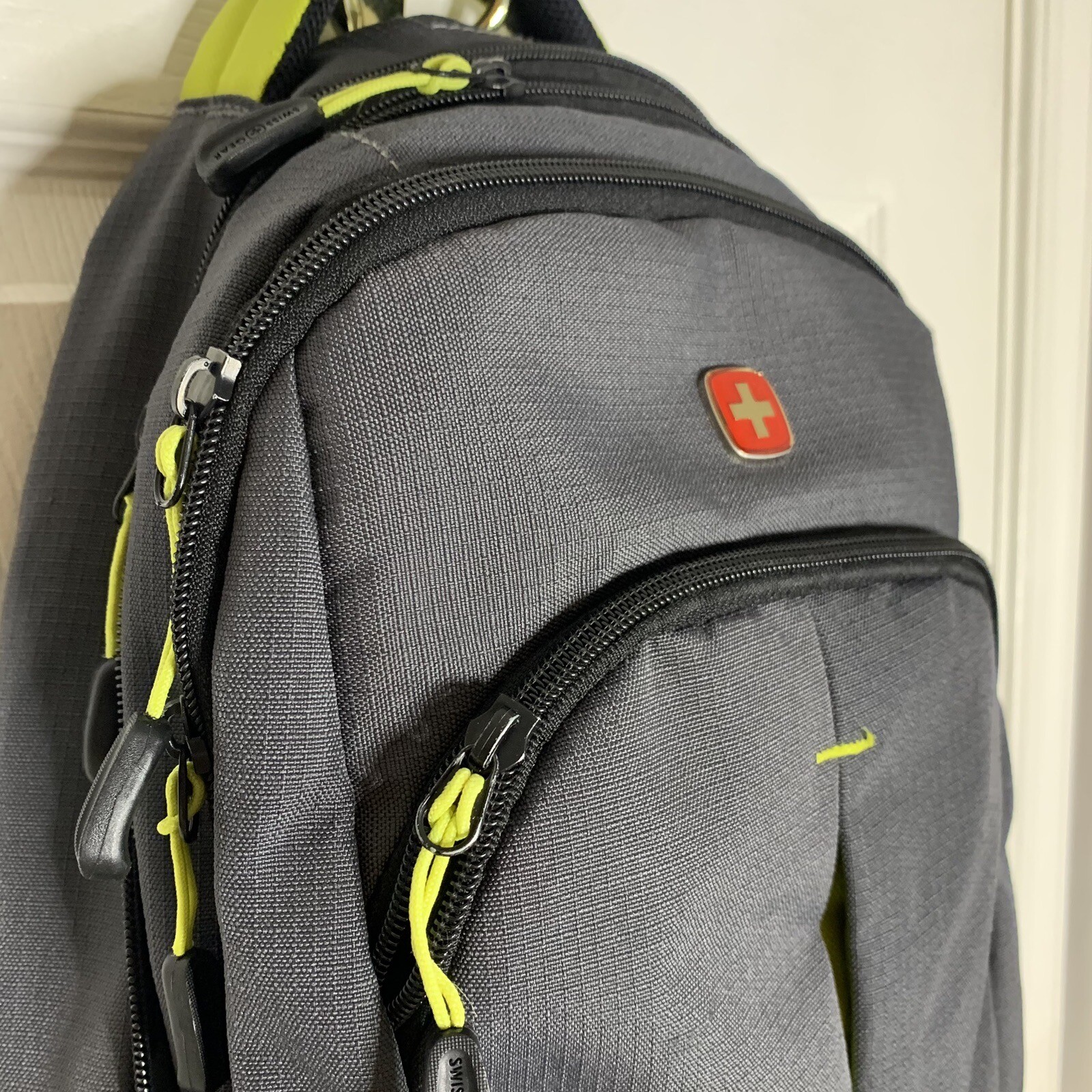 Swiss Gear Airflow Backpack School Bag Laptop Tablet Gray Neon Green