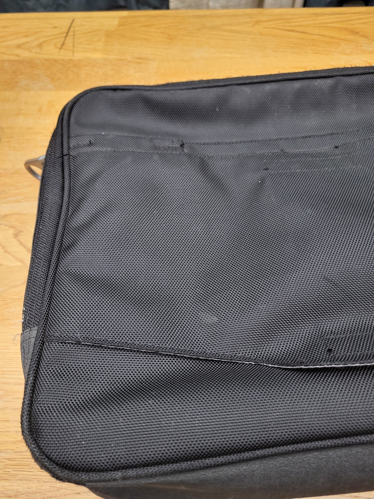 Vintage Oakley Tactical Field Gear Black Laptop Shoulder Messenger Bag 16” READ