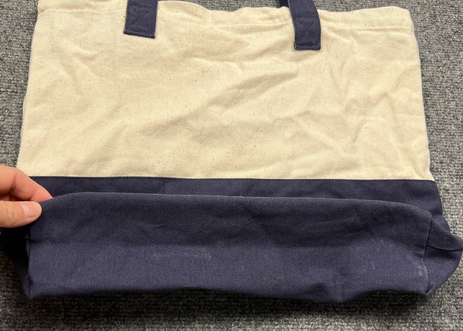 Universal Orlando Resort Big Logo Two-Tone Tote Bag Blue White