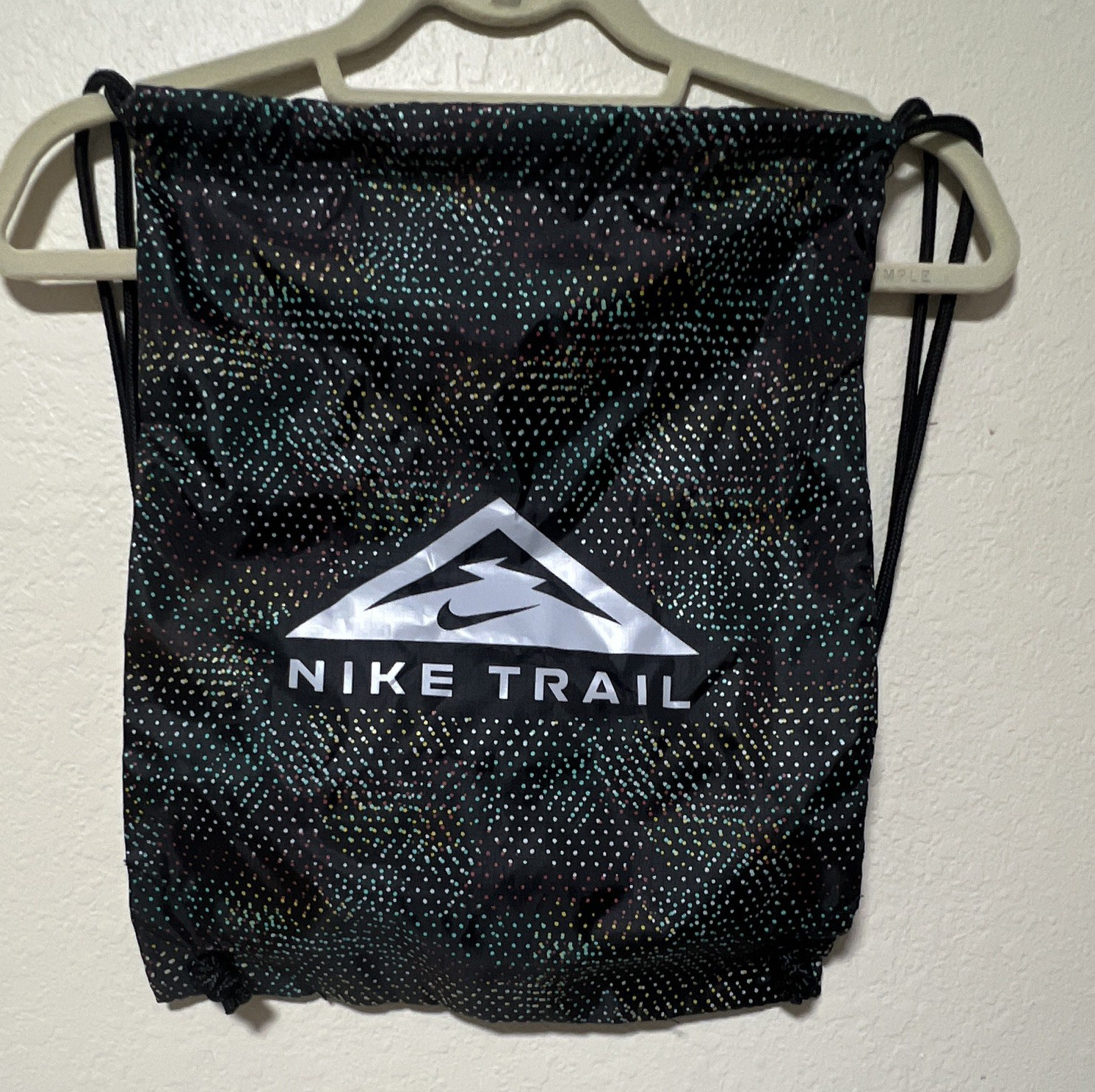 Nike Trail Drawstring Bag Black Multicolor Speckled Zip Pocket Unisex