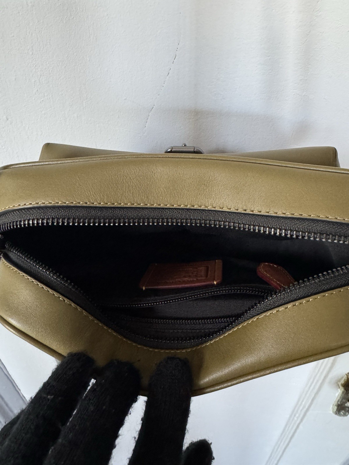 COACH MEN’S Warner Crossbody Bag Smooth grain leather NWOT