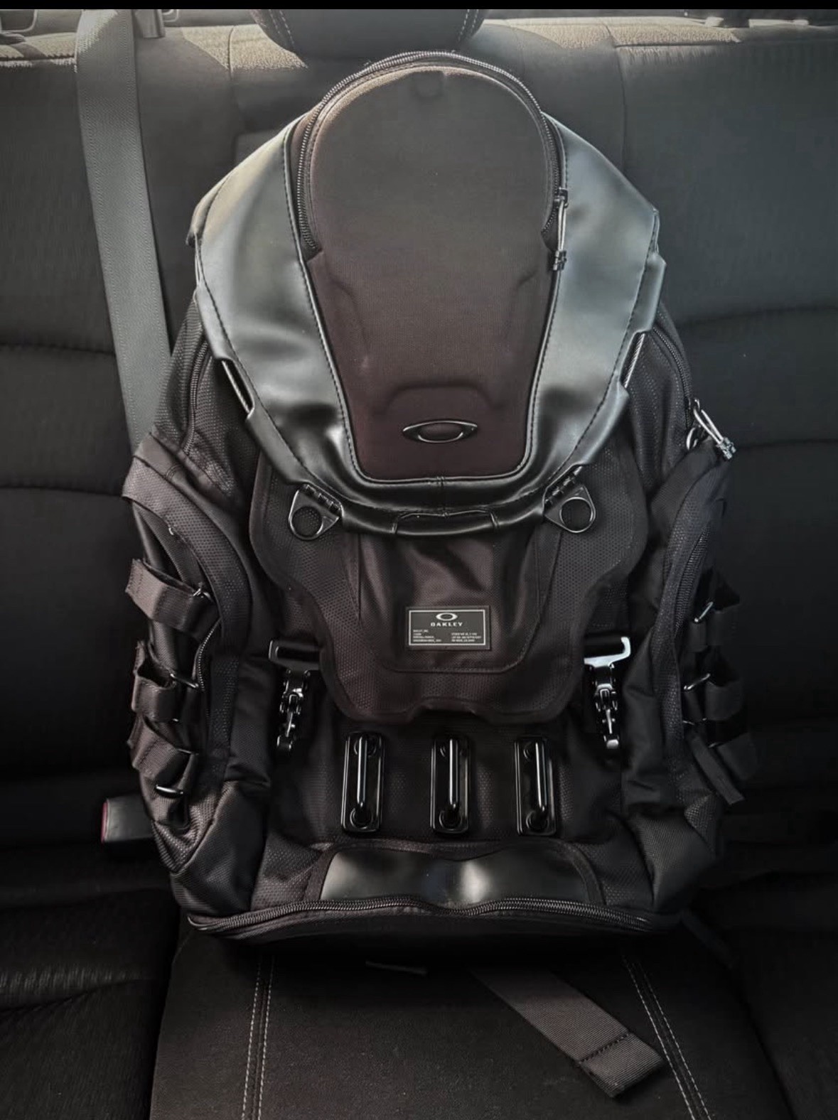 Oakley Men’s Kitchen Sink Backpack One Size – Stealthblack