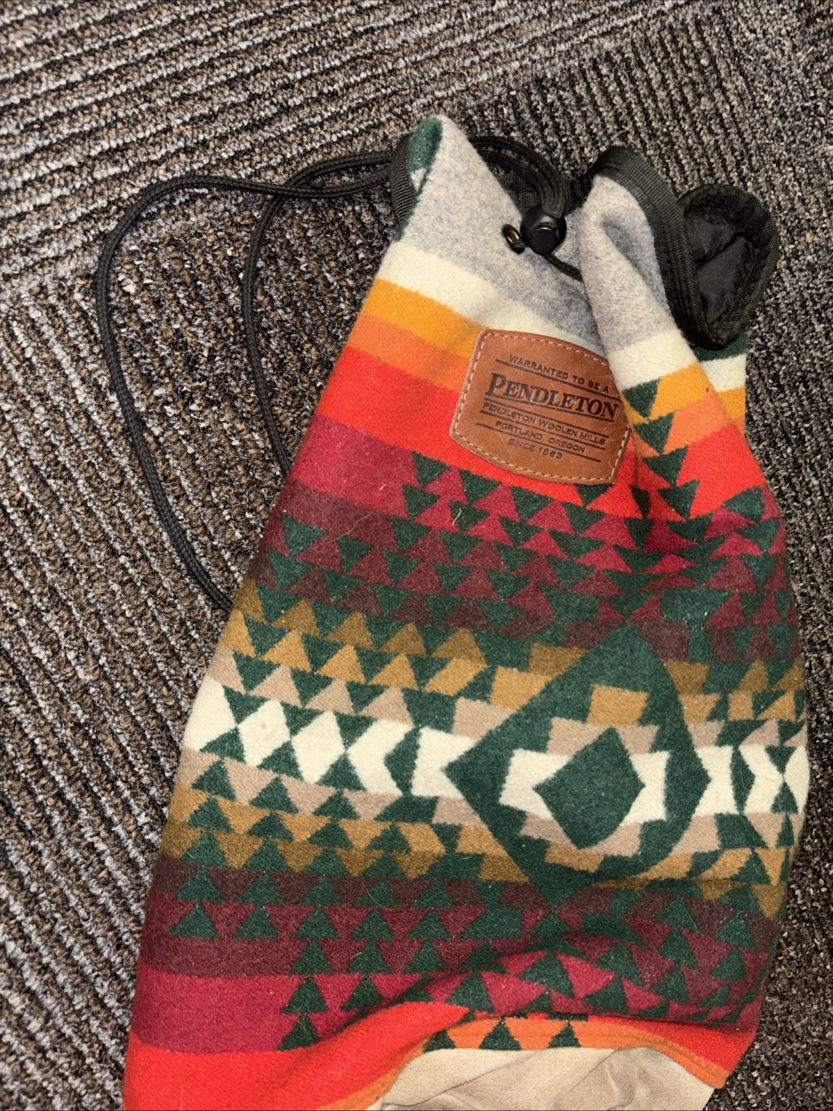 Vintage Pendleton Wool Sling Backpack Drawstring Outdoor Hiking Carrier Sack