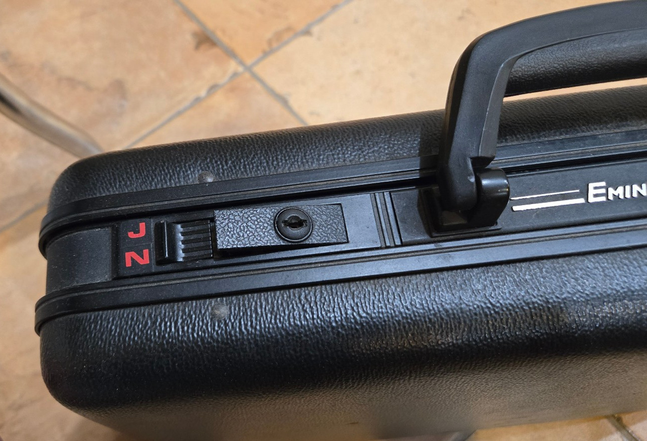 Eminent Black plastic hard Briefcase Locks No keys