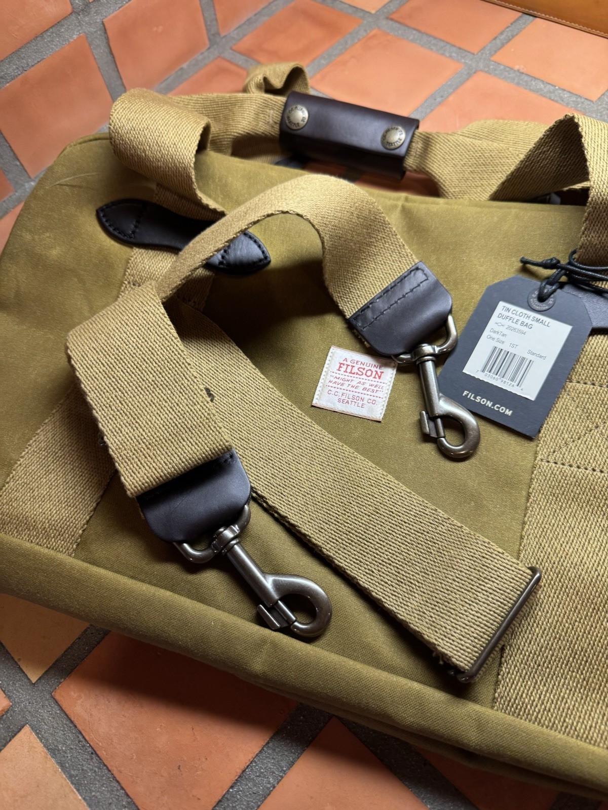 Filson Tin Cloth Small Duffle Bag Dark Tan NWT 20% Off MSRP 33L, 18L x 11W x 10H