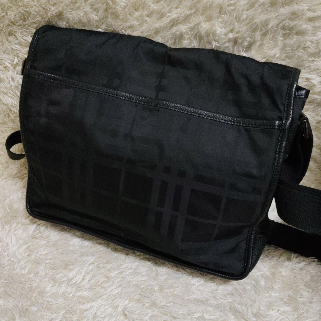 Burberry Black Label Shoulder Check Black From Japan
