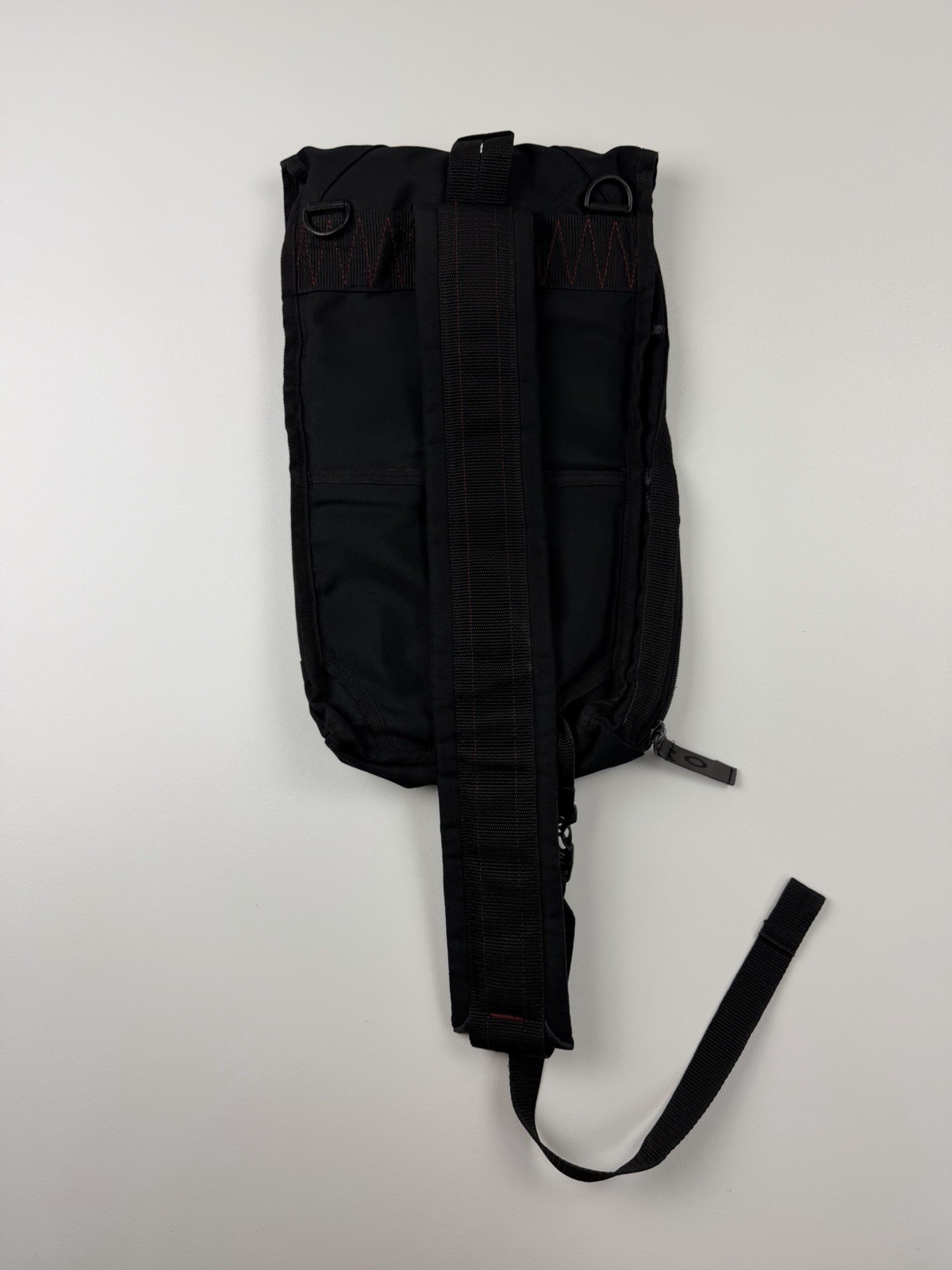 Vintage Rare Archive Oakley Sling Crossbody Bag Y2K Gorpcore Vintage Style Black
