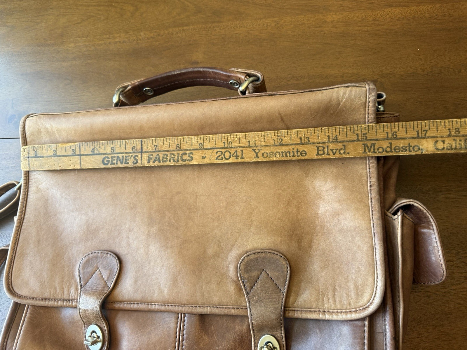 Briefcase Brown Leather Toggle Clasps Shoulder Strap & Top Handle Vintage 1990s