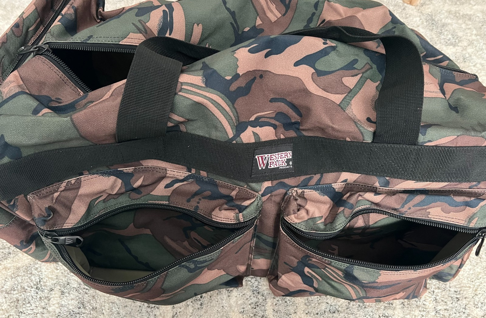 WESTERN PACK Duffle Travel Bag X-LARGE 26x14x13 Camo Hunting Outdoor Gear EUC