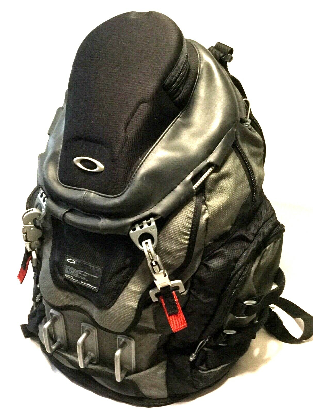 OAKLEY KITCHEN SINK BACKPACK Black / Grey 34L Tactical Field Gear Day Pack Bag