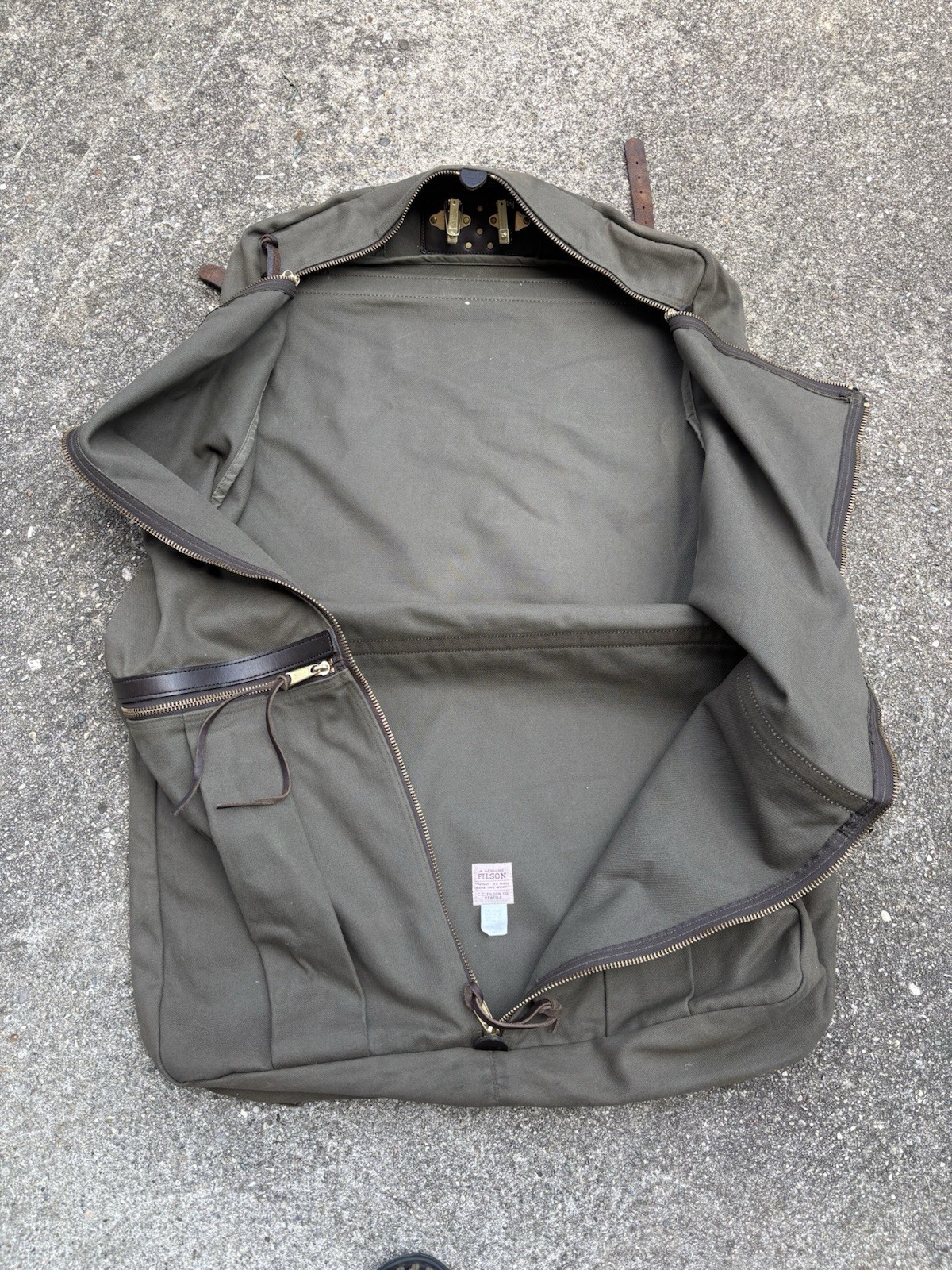 Filson Rugged Twill Garment Bag Otter Green Style 270 Leather USA Suitcase VTG