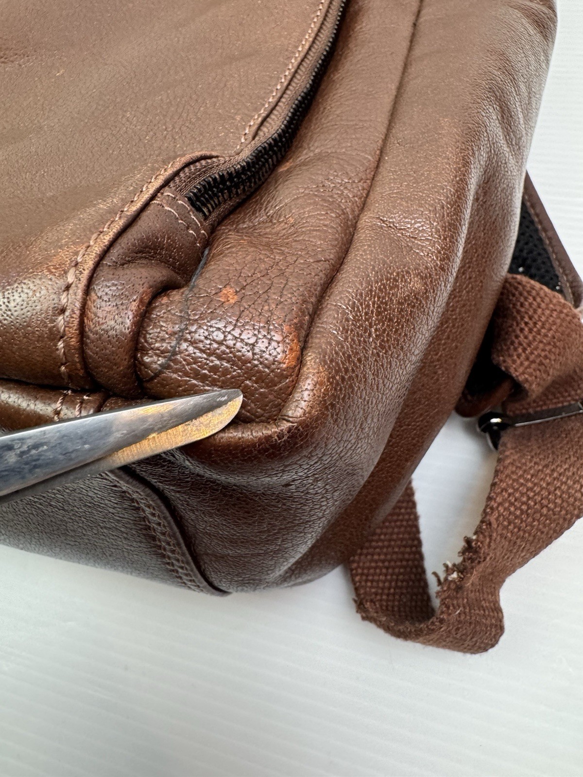 Genicci Cognac Jason Roll Top 15″ Laptop Unisex Leather Backpack READ FLAWS