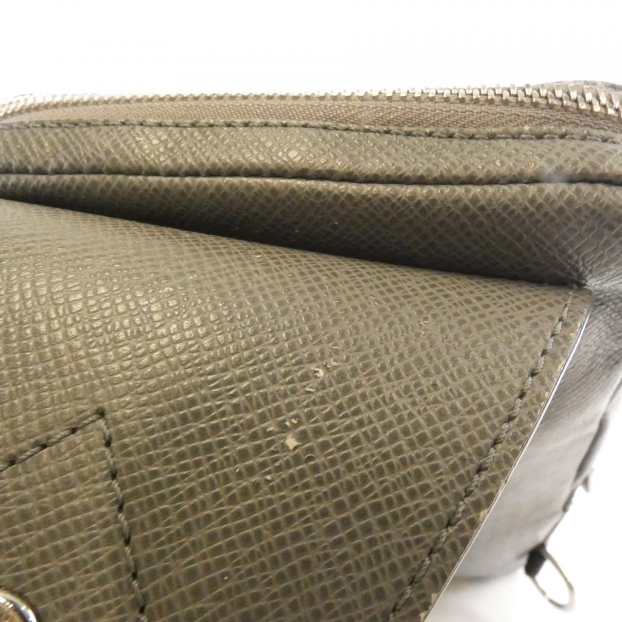 Authentic Louis Vuitton Taiga Avenue Sling Bag M30801 #230-000-356-7035