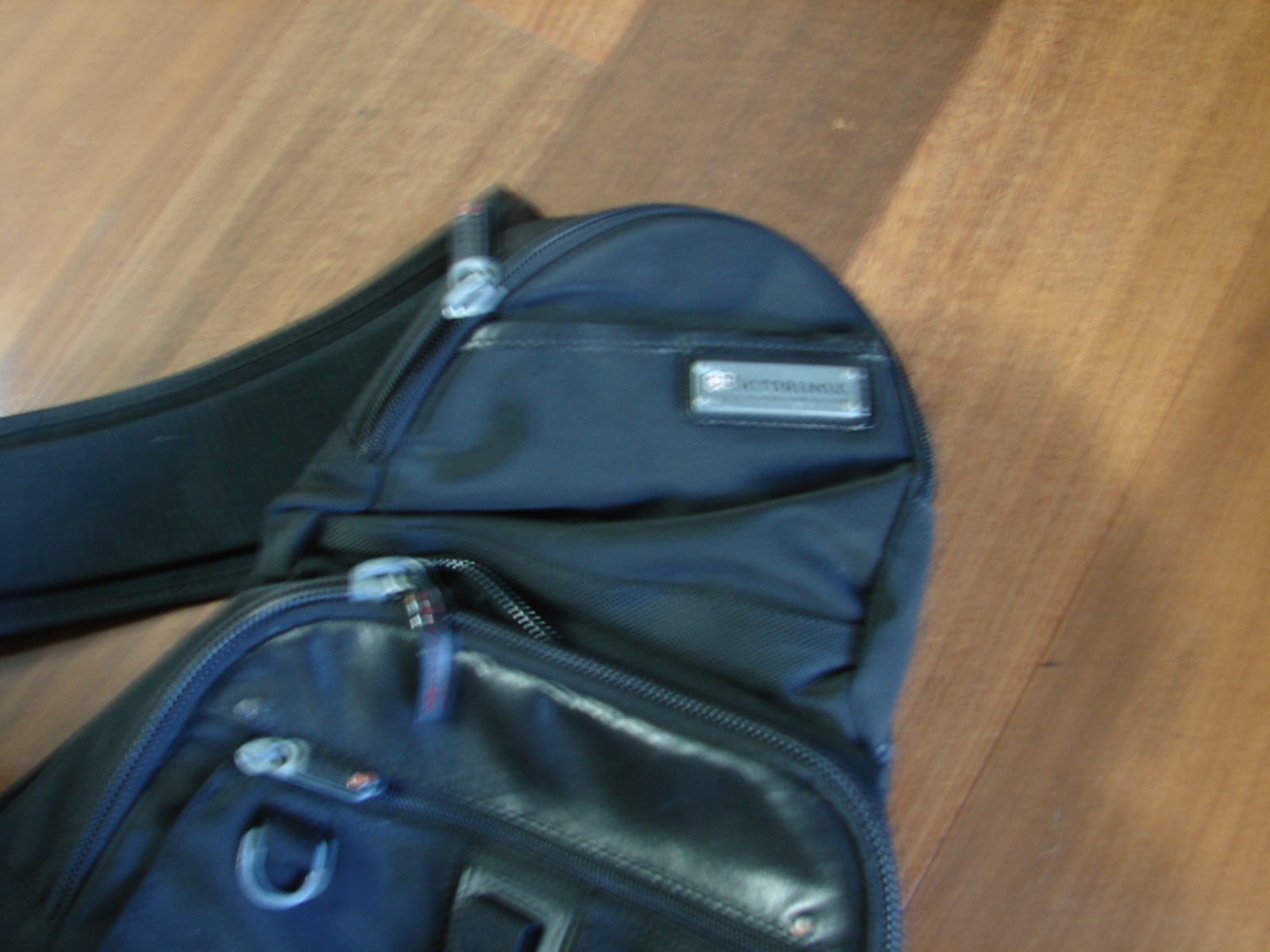 Victorinox Sling Bag Black Nylon Leather Messenger Crossbody Travel