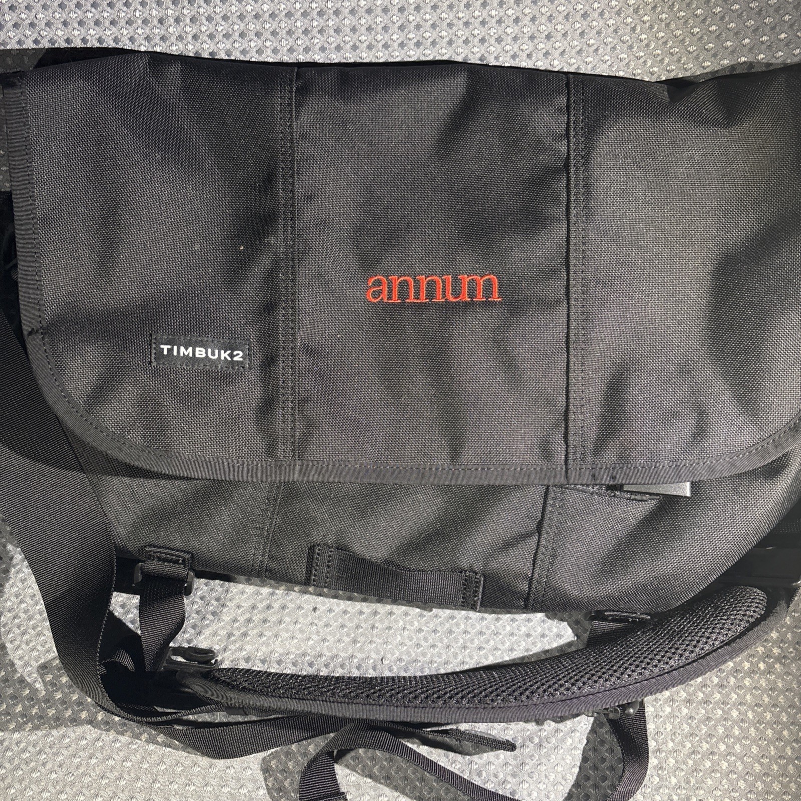 Timbuk2 M Stuck In The Middle With You Messenger Bag Black Laptop
