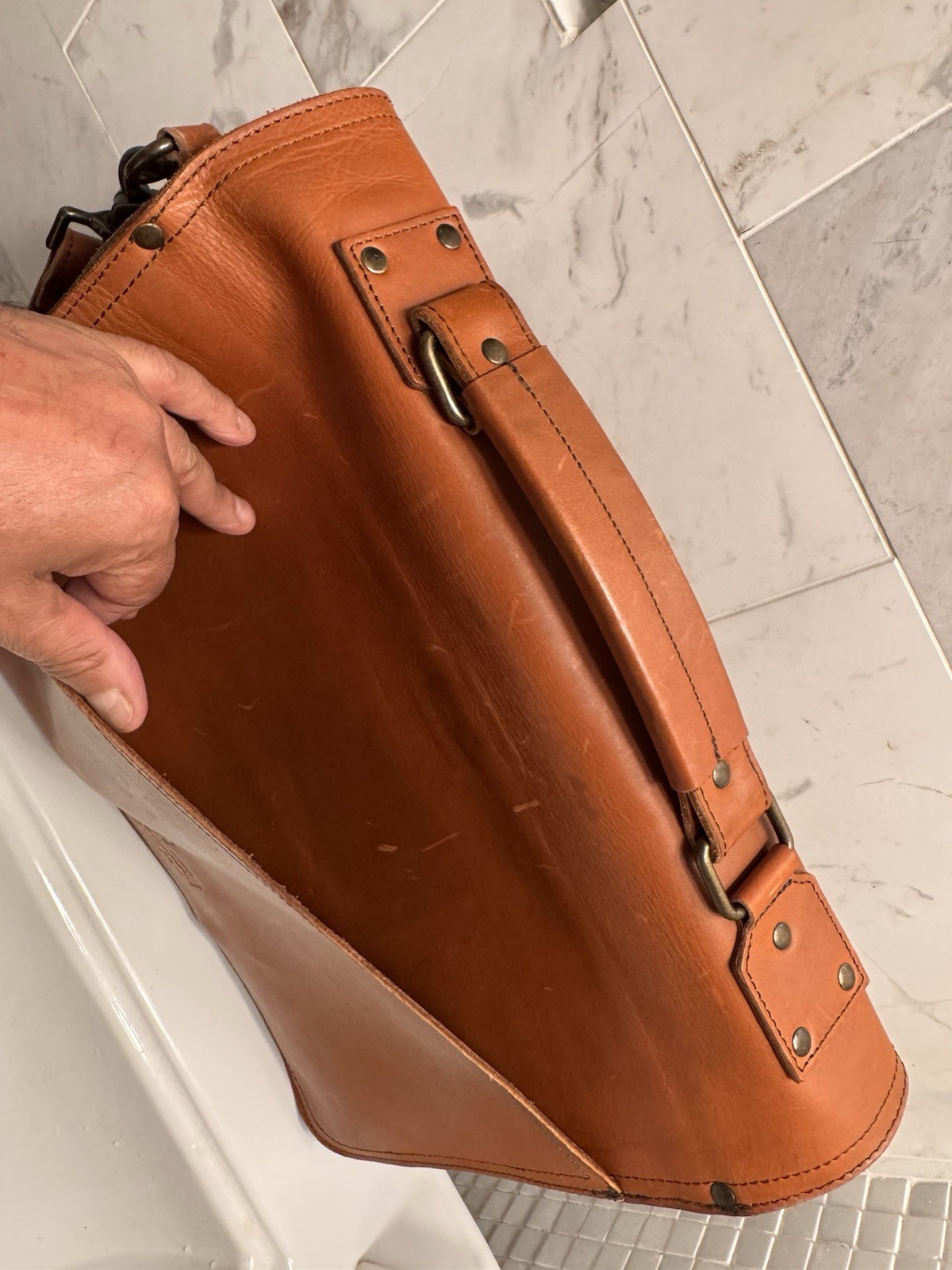 Buffalo Jackson Roosevelt Messenger Briefcase 16” Removable Strap Cognac Brn