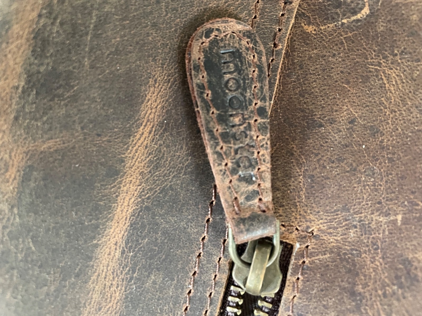 Moonster Handmade Full Grain Buffalo Leather Messenger Bag – 16″ Laptop Bag