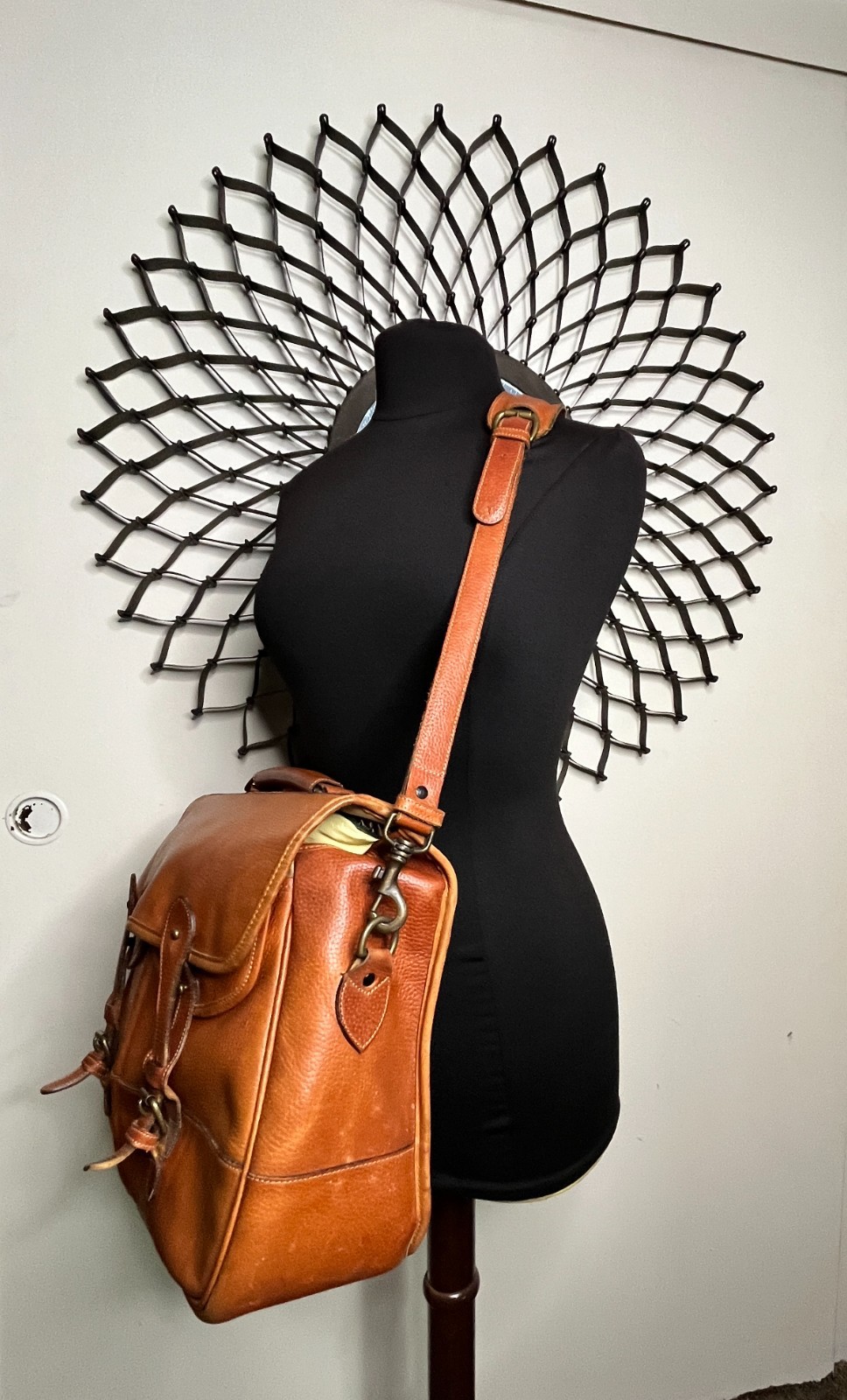 Vtg LEVENGER Leather Messenger Briefcase Laptop Bag Made In England British Tan