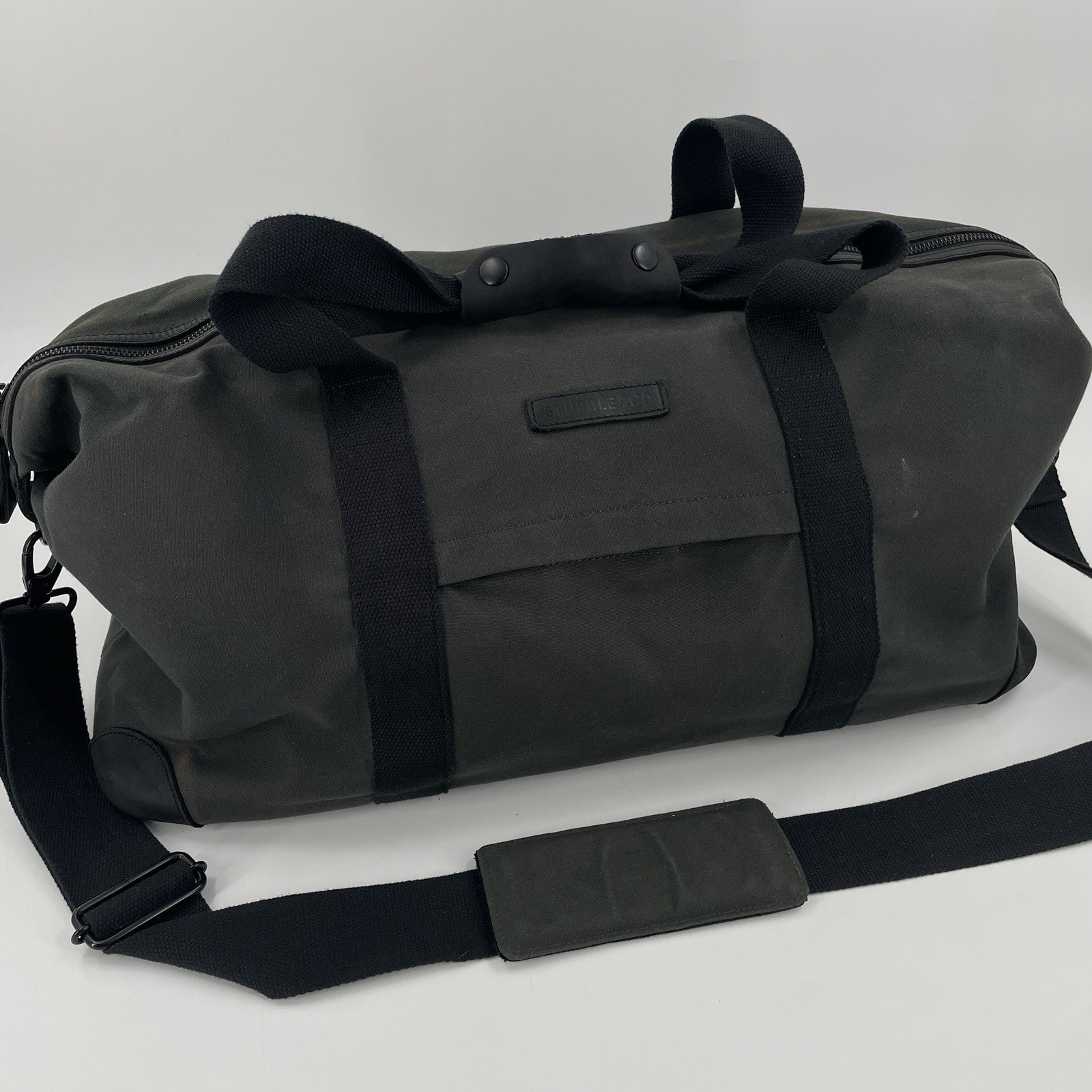 Stubble & Co WB2 Weekender Travel Duffle Bag in Dark Olive Green -Shoulder Strap