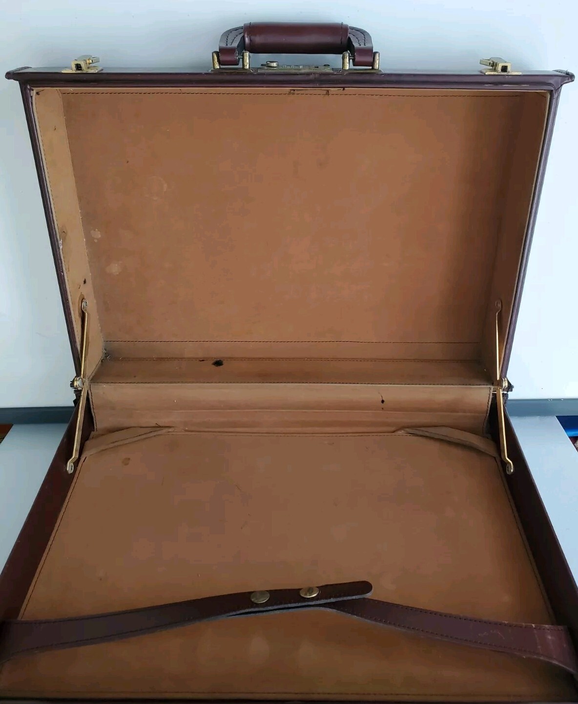 Schlesinger Brown Leather Hard Coded Briefcase | 17 x 12.5 x 3″