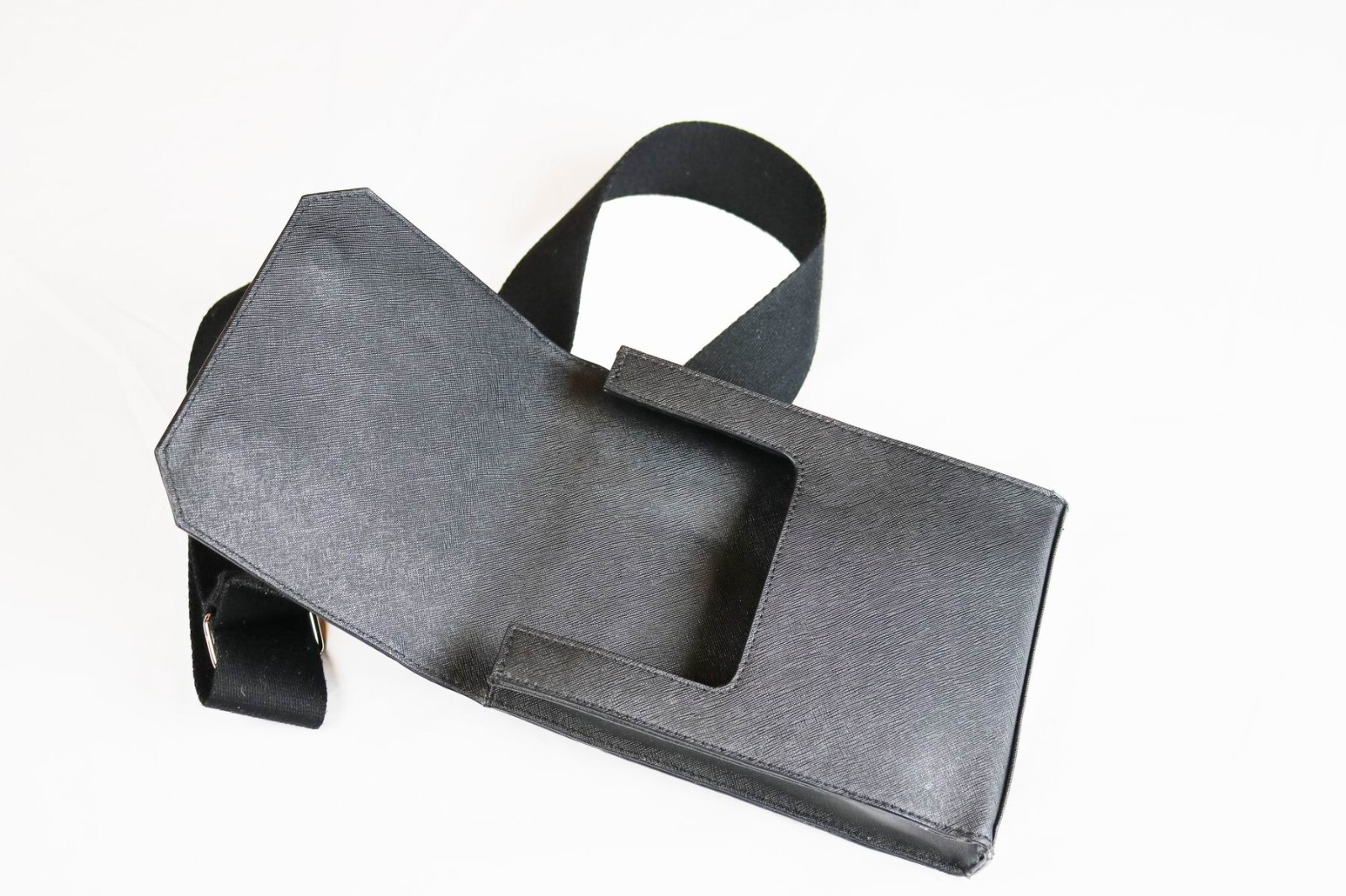 Luxury Concealed Carry Shoulder Bag for Every Day Carry Non Tactical CCW for EDC