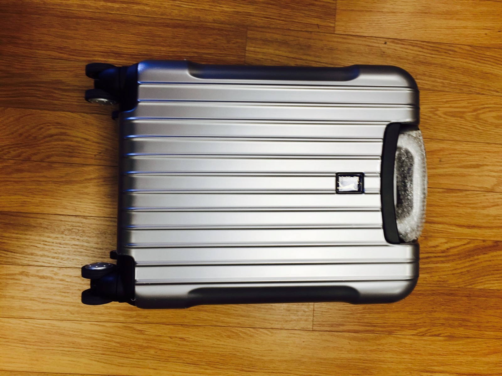 NEW- PGA GOLF20″ HARDSIDE SPINNER SUITCASE ASST COLORS $129.95