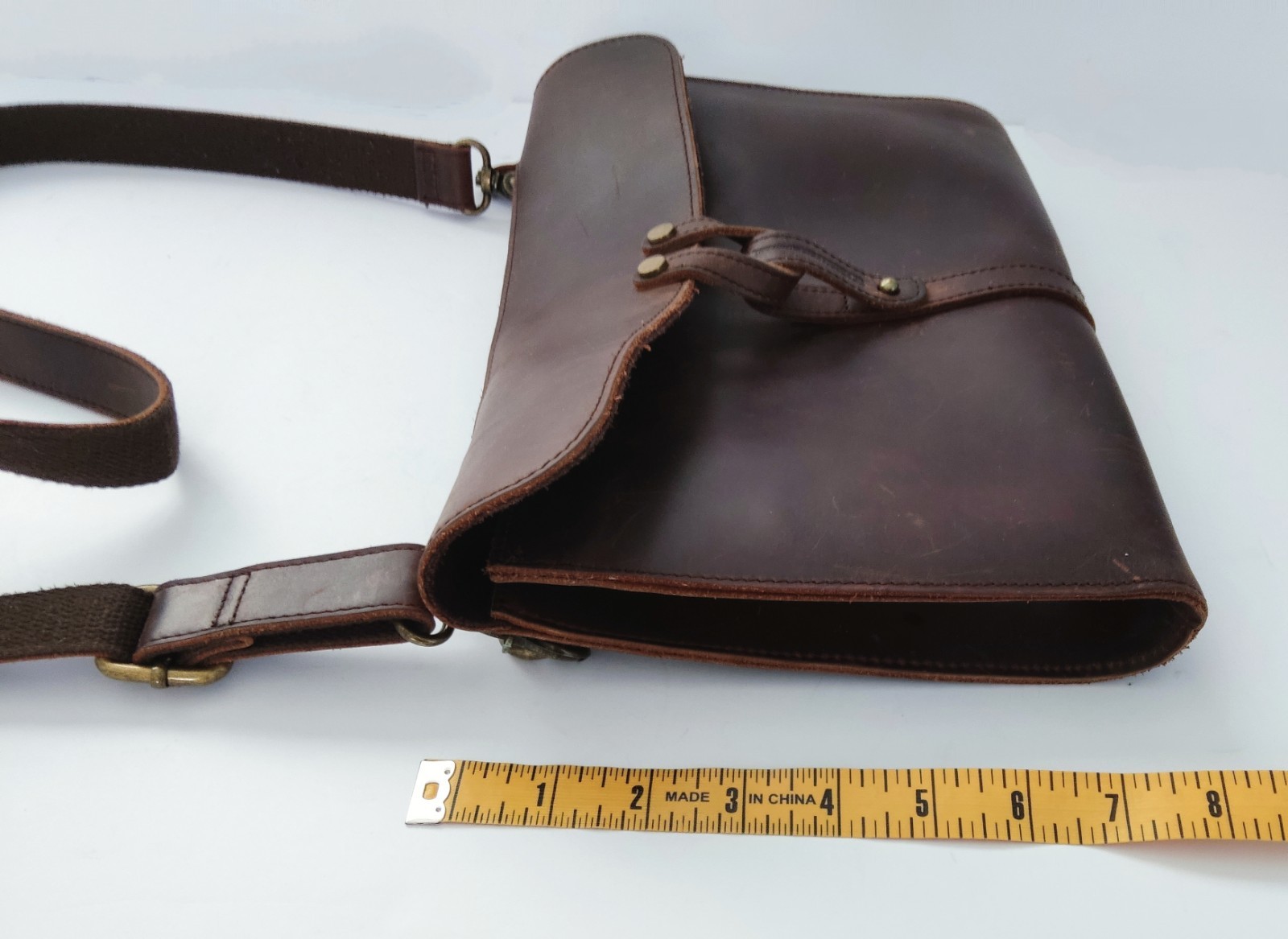 Glove Leather Unisex Messenger Bag. Pre-owned. Excellent Condition.