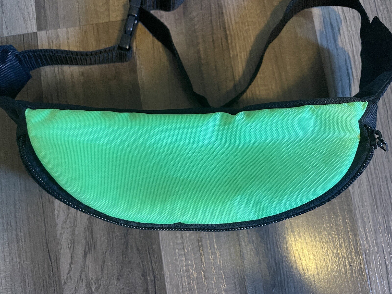 Excellent Vintage Sony 10th Anniversary Walkman Crossbody Side Bag Fanny Pack!