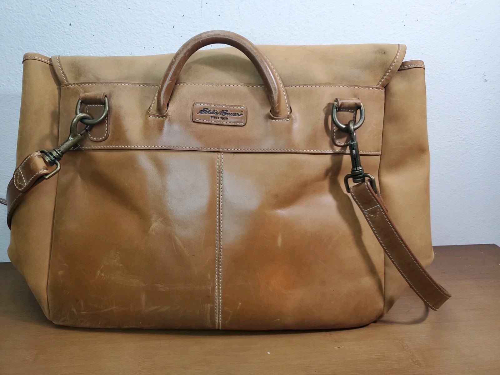 EDDIE BAUER Mens Thick Saddle Leather Tote Briefcase Messenger Bag Mailbag USA