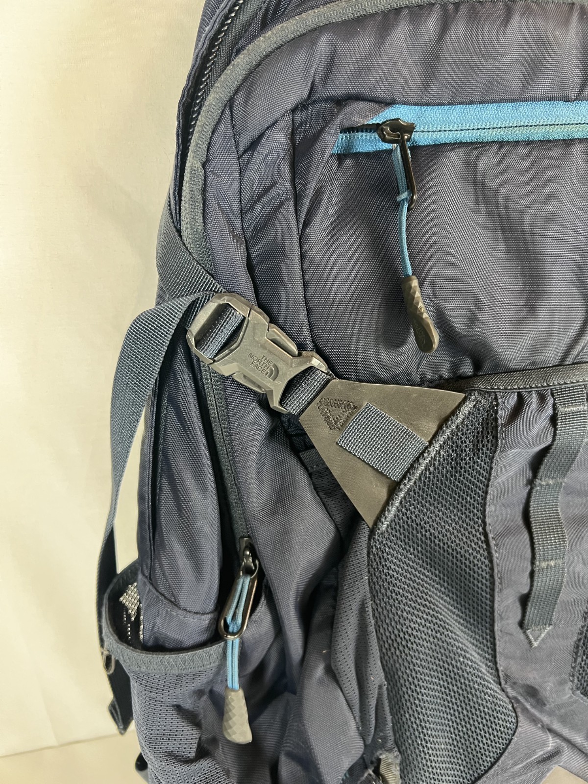 The North Face Recon 30L Backpack Dark Blue School Laptop Tablet NF00CLG4 USED