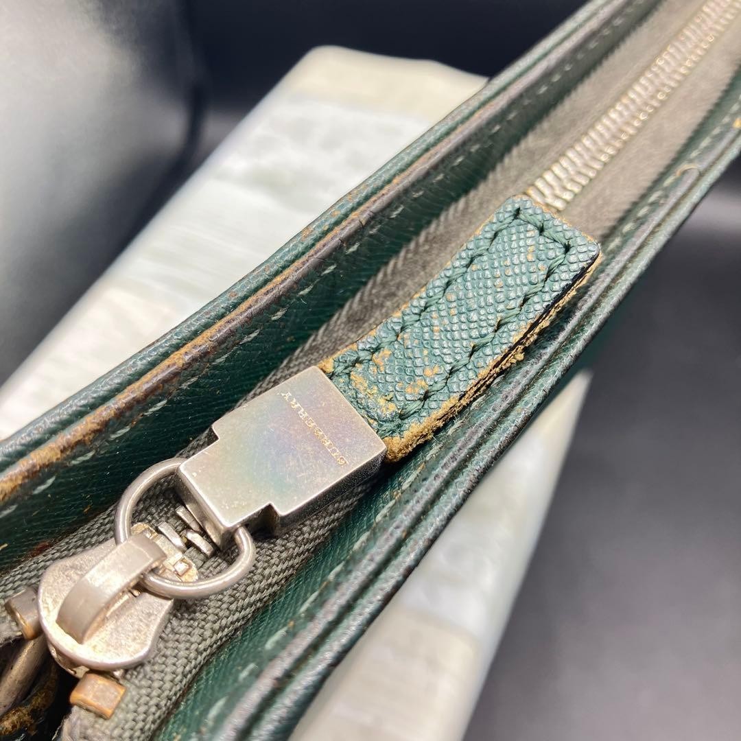 Authentic Burberry Leather Clutch Bag Green 25.7cm x 18cm x 6.5cm Damaged