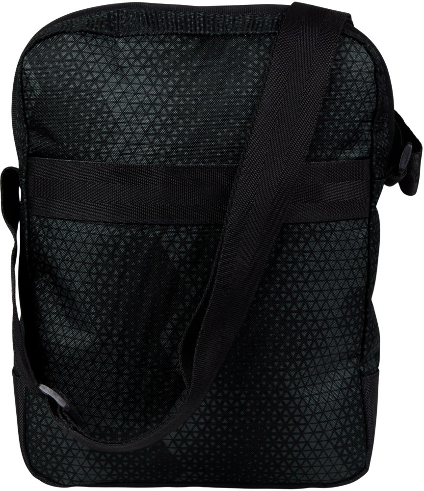 Caterpillar Cat Ryan 84058-661 Everyday Travel Crossbody Shoulder Tablet Bag 7L