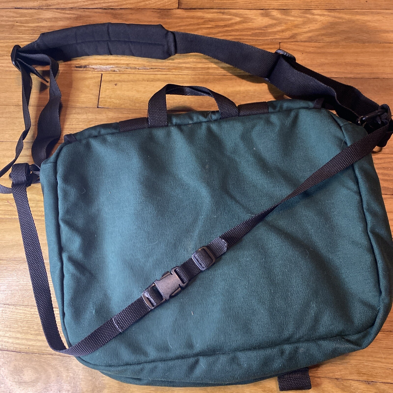 Jansport Green Laptop Messenger School Business Professional Bag