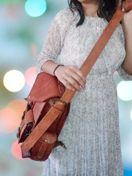 16″ Brown Vintage Leather Backpack Laptop Messenger Bag Rucksack Sling for Men