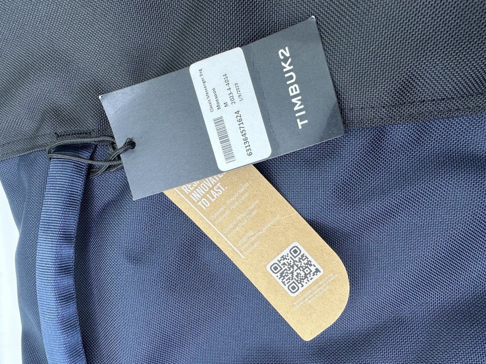 NEW TIMBUK2 CLASSIC MESSANGER BAG CROSSBODY LAPTOP BAG BLUE NAVY BLACK NWT