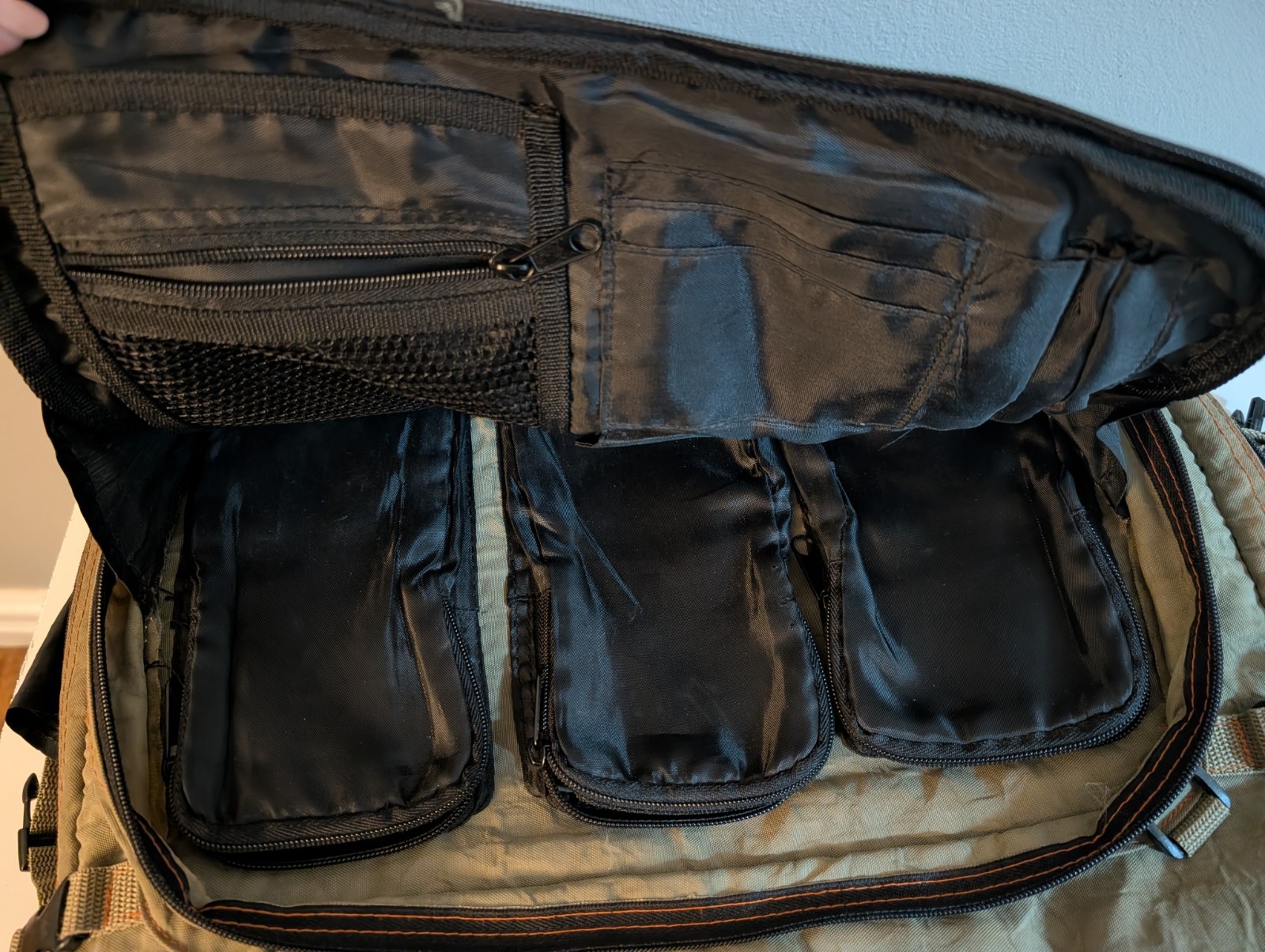 Triple 5 Soul Olive Green Messenger Shoulder Bag Convertible Backpack 2 In 1