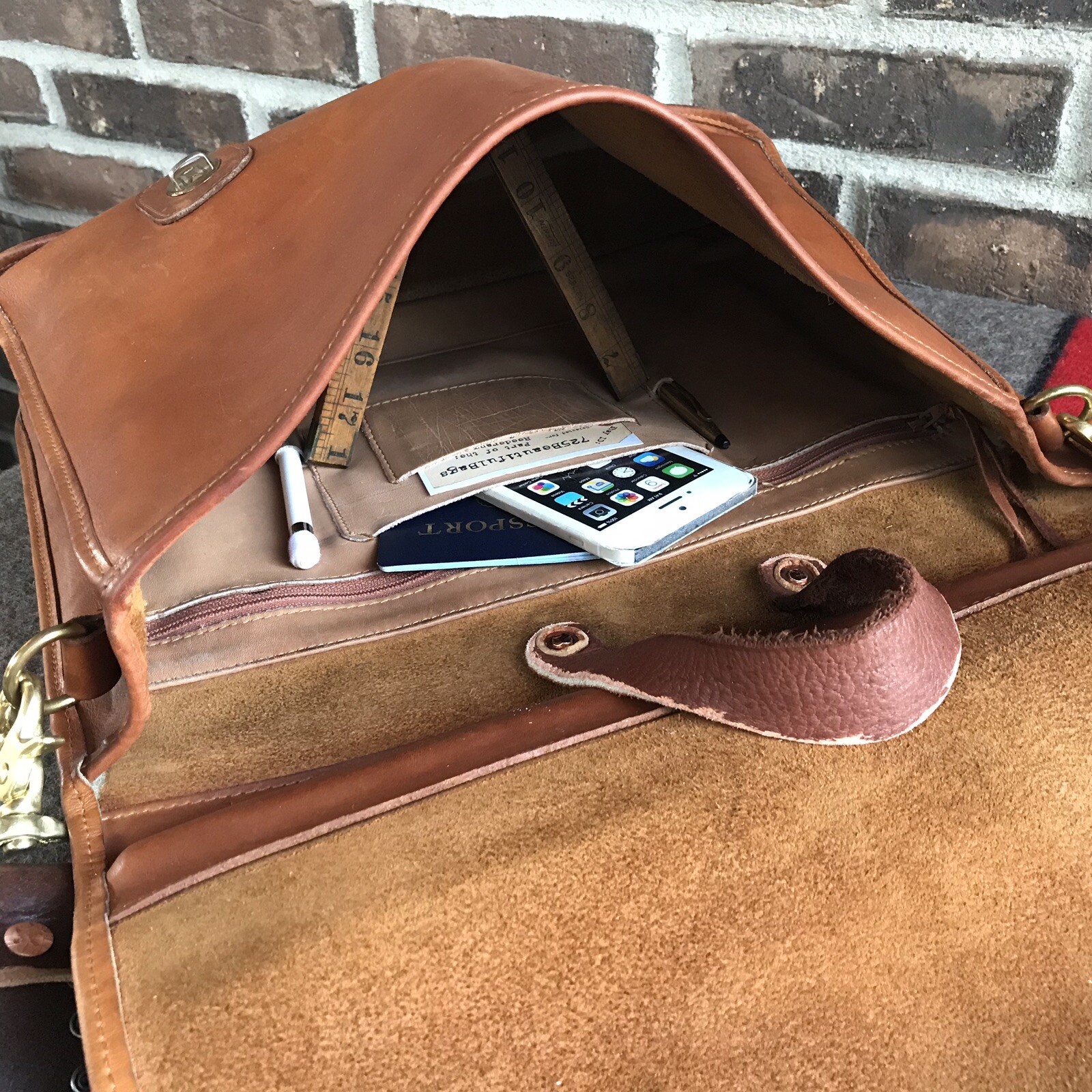UNIQUE VINTAGE 1980s COGNAC THICK GLOVE LEATHER MACBOOK PRO BRIEFCASE BAG R$1198