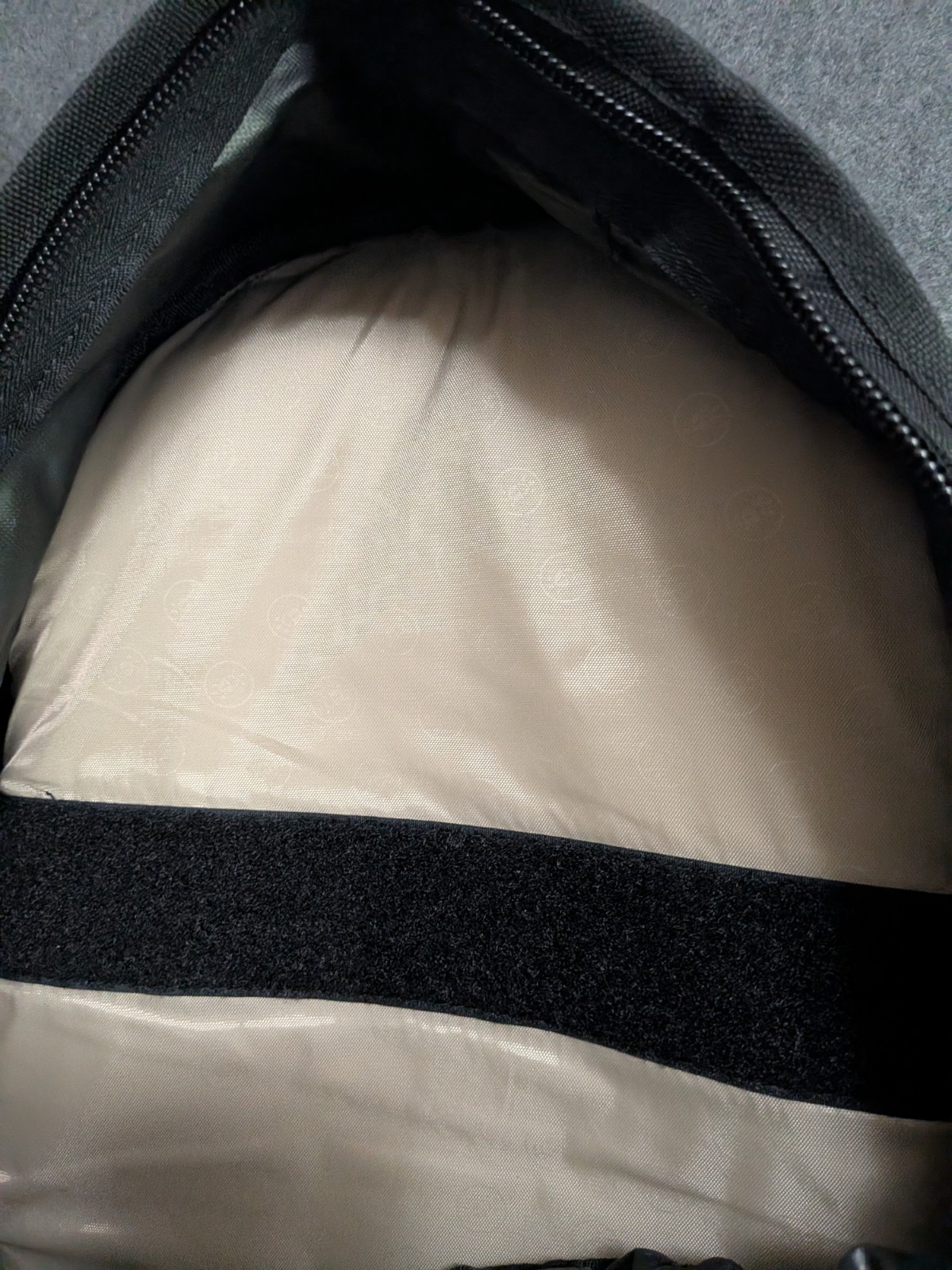 Pacsafe Daysafe100 Lockable Backpack Bag Anti-Theft Anti-Cut Material
