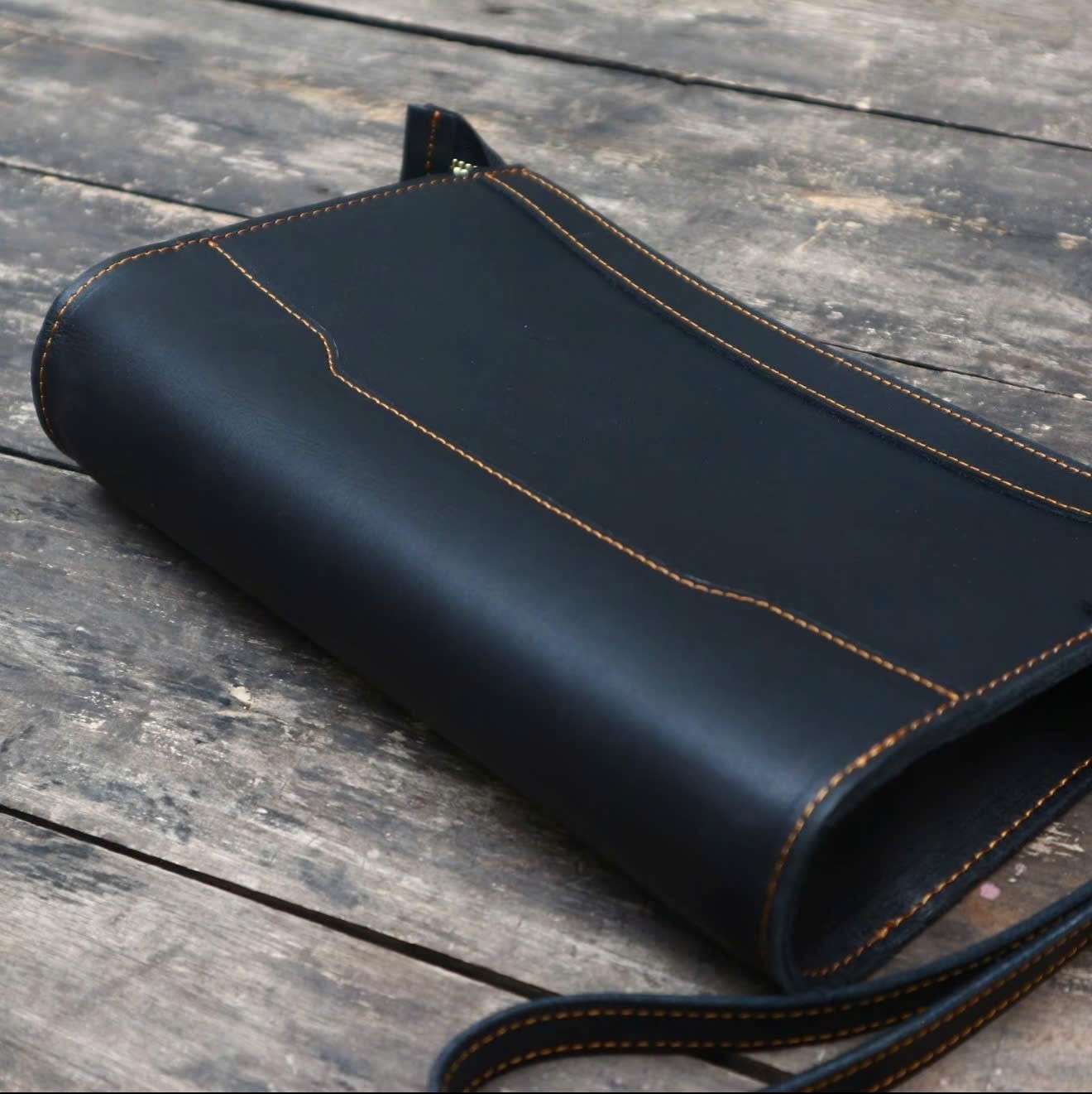 Genuine leather clutch with zipper and card slots