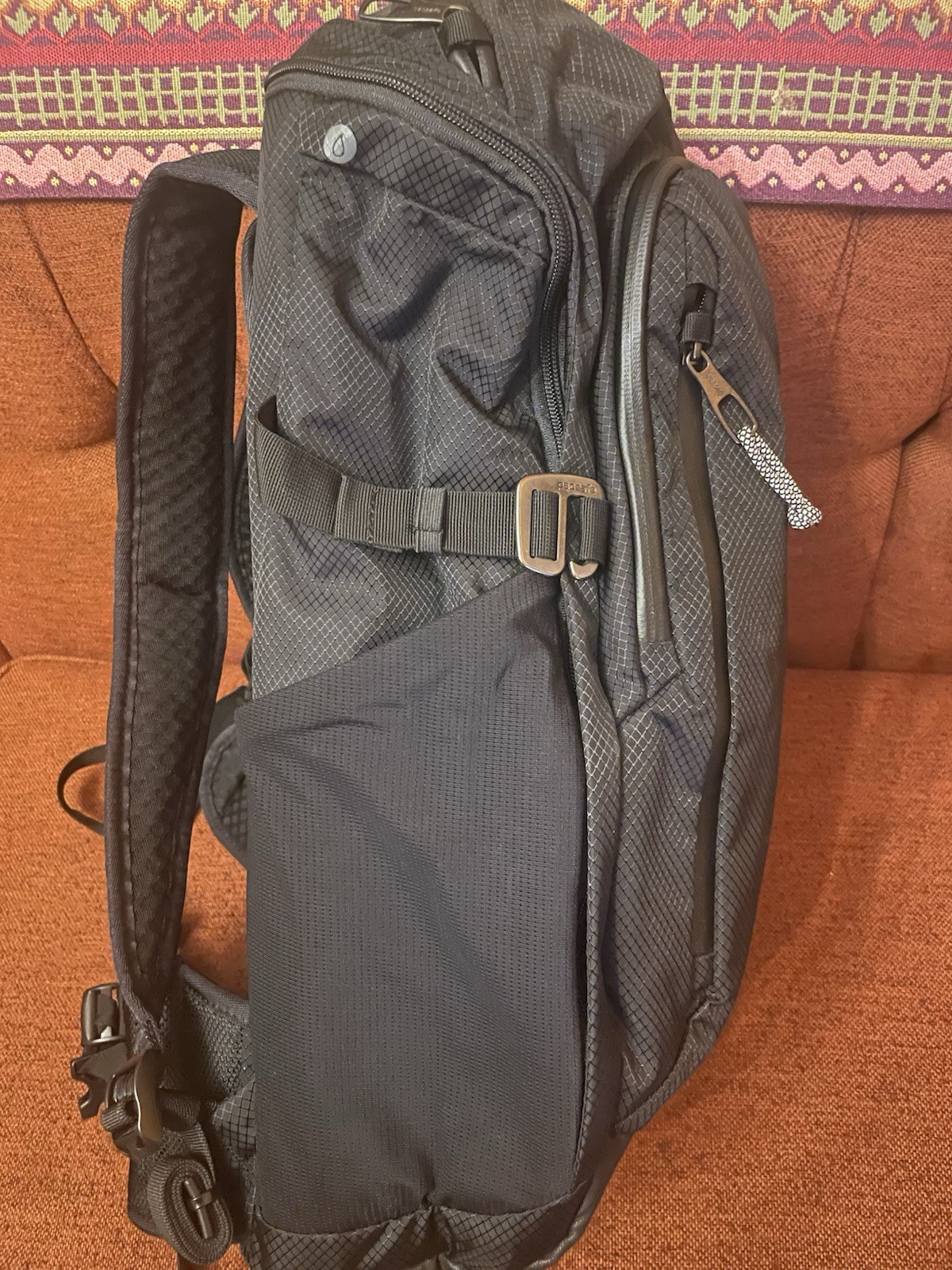 Pacsafe Venturesafe X30 Anti-Theft Backpack – Black 30L