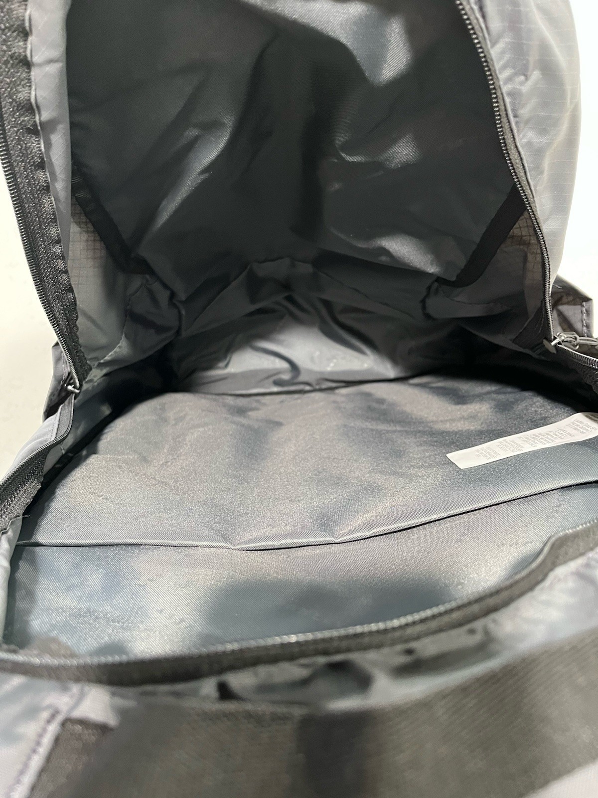 Oakley 28 Liter Sport/Adventure Backpack Forged Iron Gray (NWT)